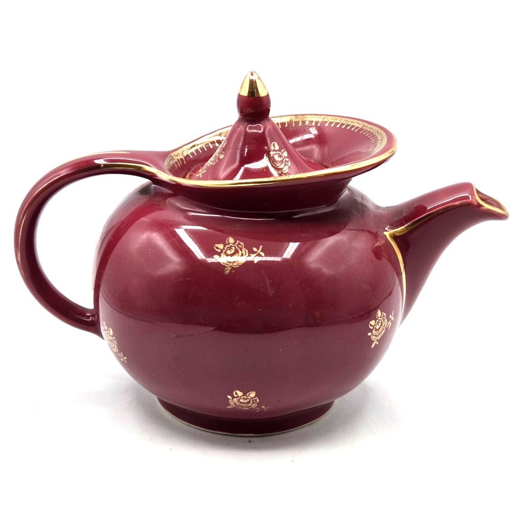 Hall Teapot #0693 Windshield Pattern 6 cup Crimson Red with Gold Roses and‎ Trim